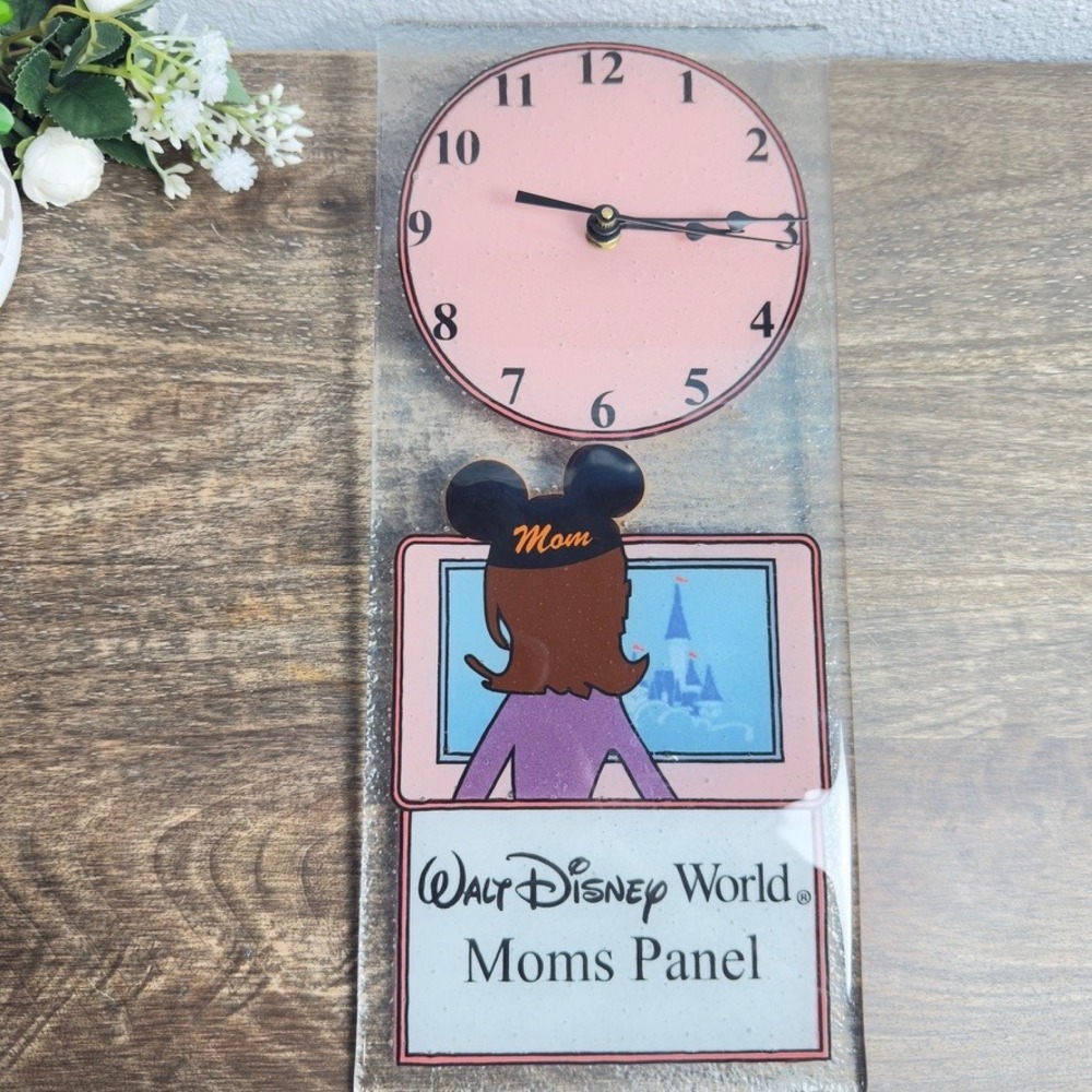 RARE Disney World Moms Panel Clock Fused Glass Signed Disney Collectible award